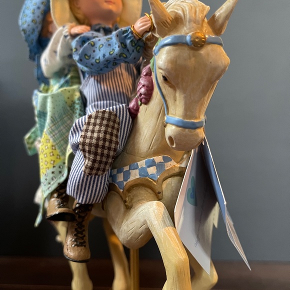 2004 Holly Hobbie and Robbie TCFC figurine riding a carousel horse - Picture 8 of 12